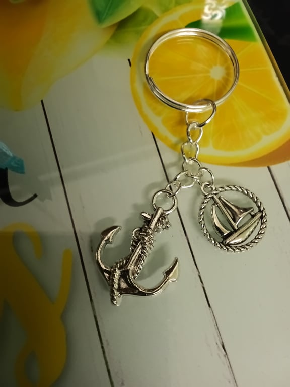 Rope & anchor & ship charms silver keyring, nicely detailed. 