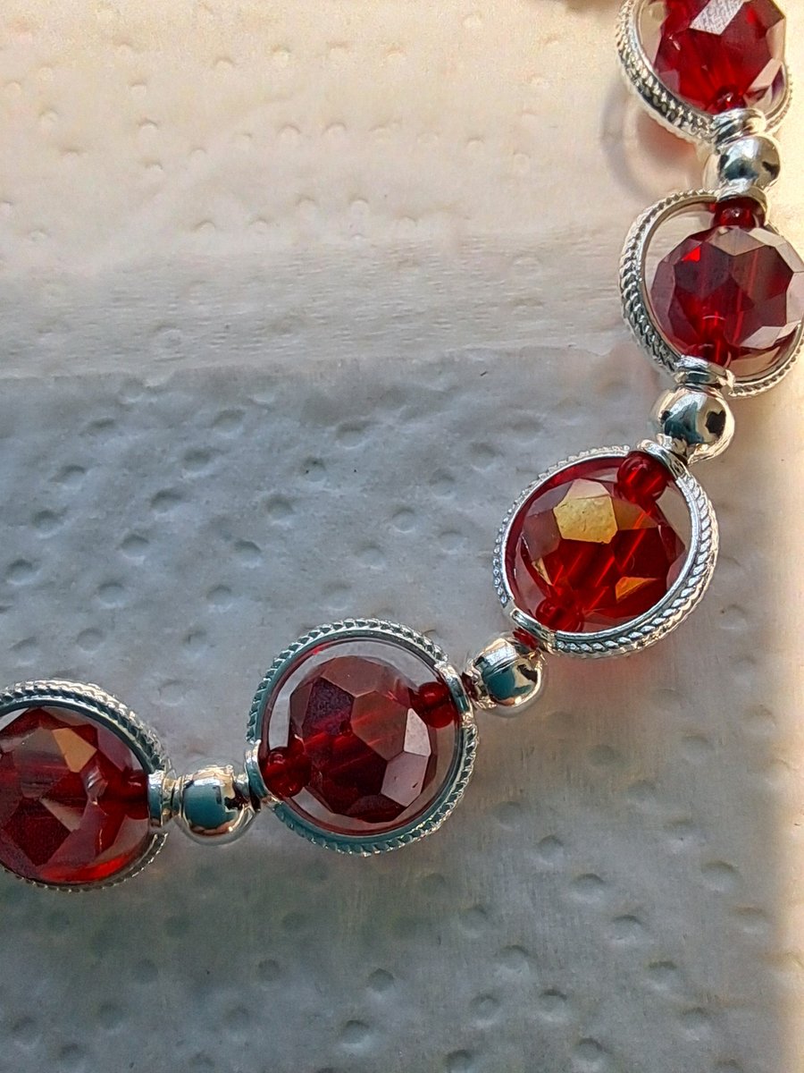 Red Rondelle wire Link Bracelet 