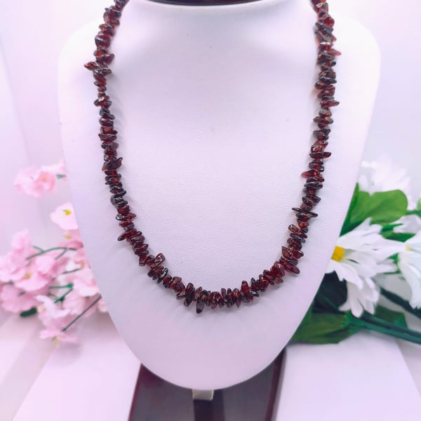 Garnet Chip Beads Necklace