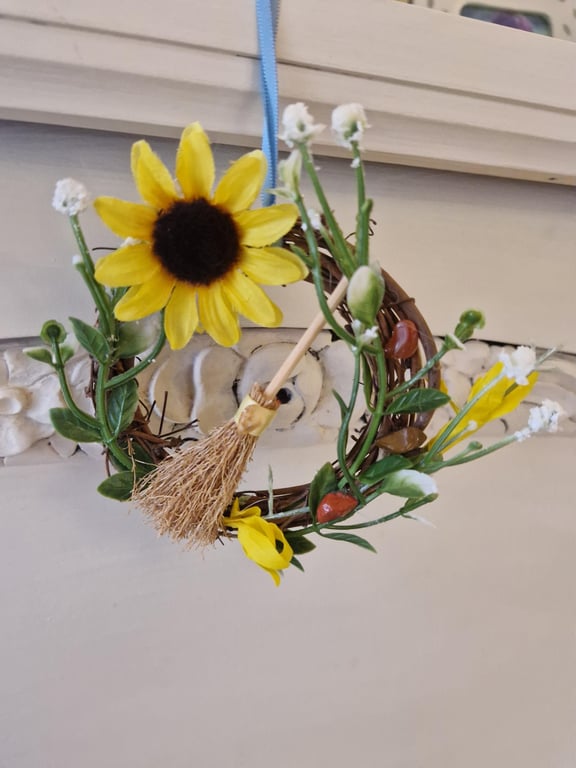 Litha, Summer Solstice Mini Wreath with Carmelian, Citrine and a scented Cinnamo