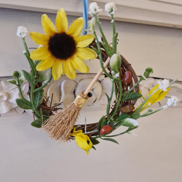 Litha, Summer Solstice Mini Wreath with Carmelian, Citrine and a scented Cinnamo
