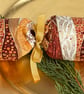 Set of three Christmas crackers. Waves and swirls with gold accents - Image 4