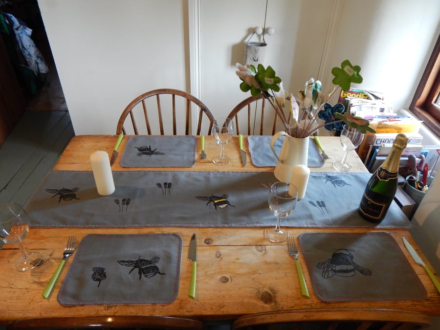 GREY BUMBLE BEE TABLE RUNNER - REVERSIBLE