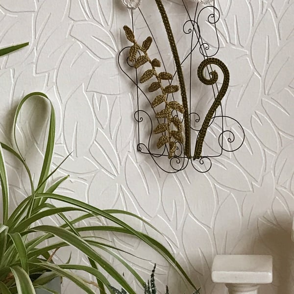 Fern & leaf hanging decoration