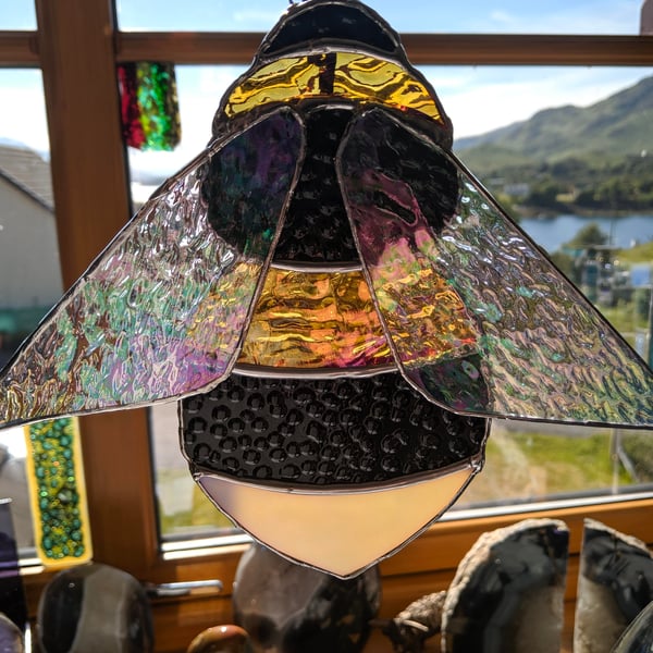 Stained glass bumble bee, gold, yellow, black, iridescent cream glass