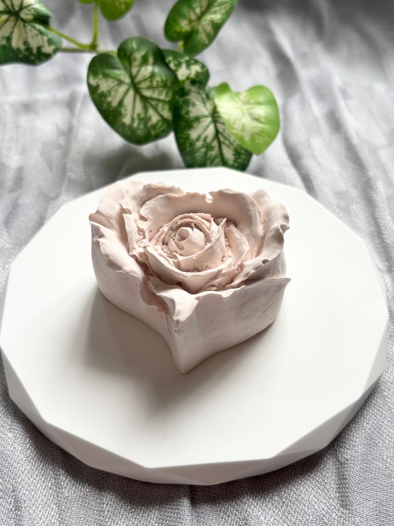 White Diamond Edge Coaster with 3D Rose Heart Essential Oil Diffuser Gift