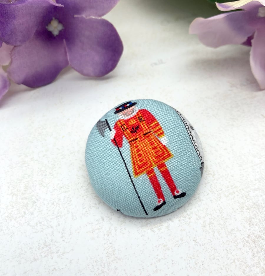 Beefeater fabric button brooch Tower of London Yeoman Warders