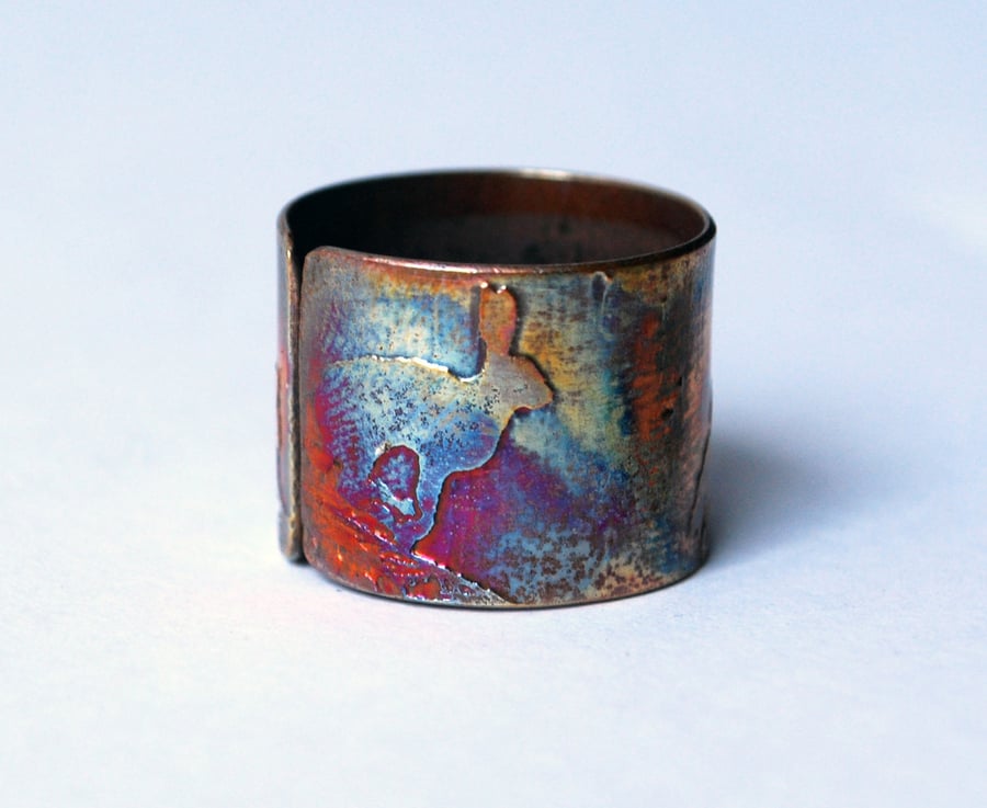 Etched copper hare ring - adjustable size