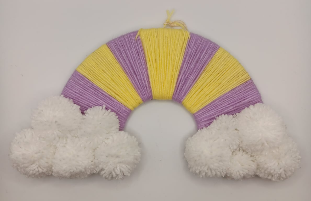 Pom pom hanging rainbow 