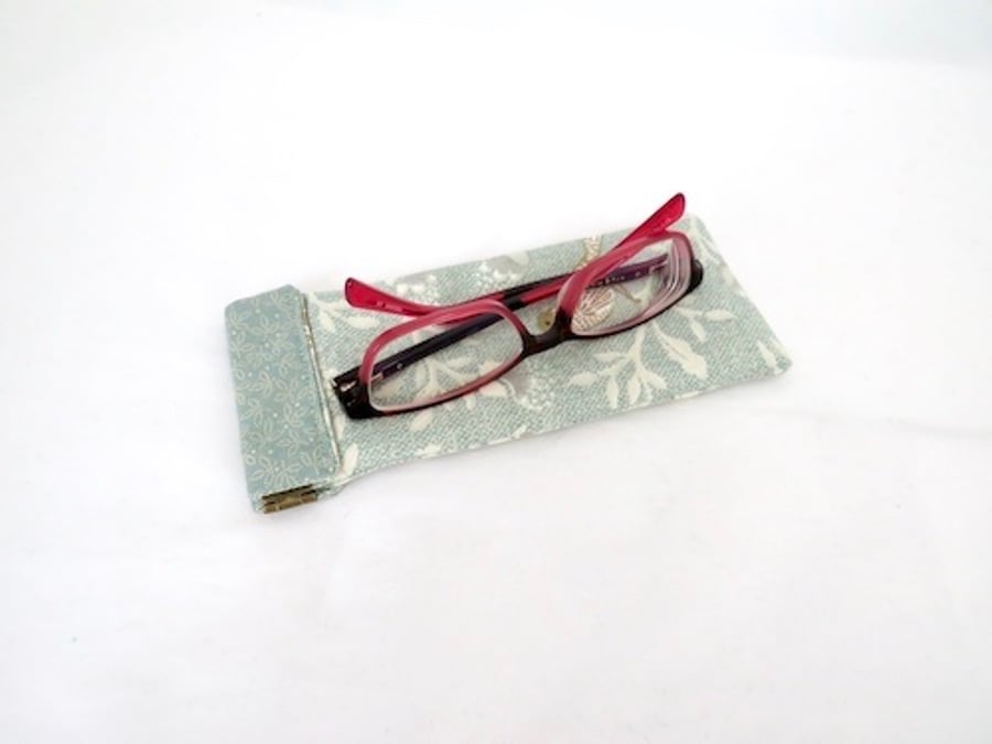 Bird print glasses case