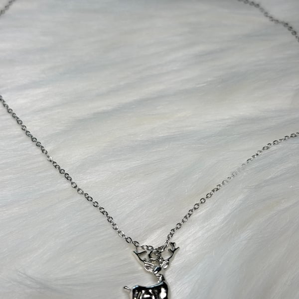 Silver chain Christmas reindeer charm necklace 
