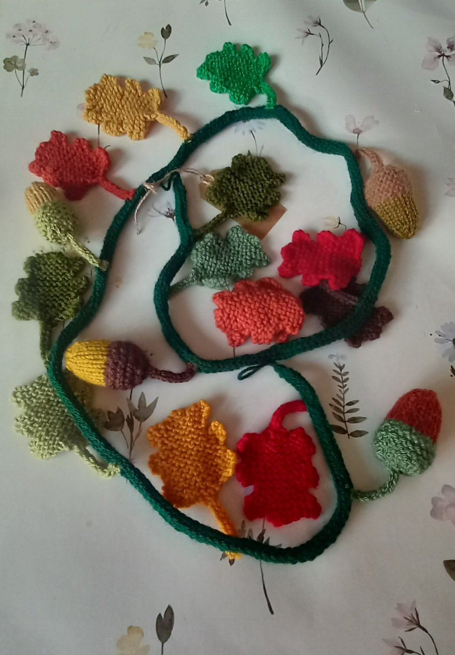Autumn,  acorn knitted garland 