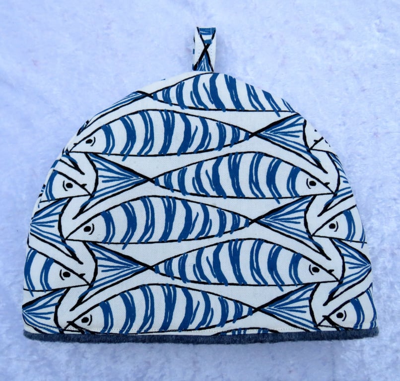   Tea cosy, size small, to fit a two cup teapot