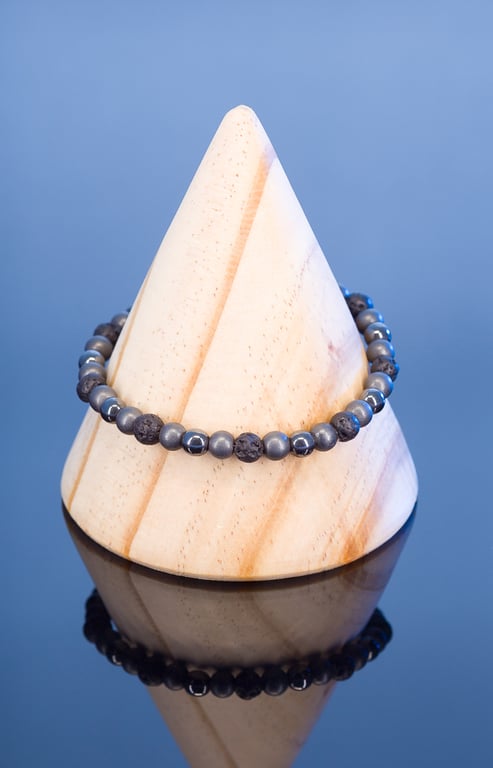Bracelet lava and hematite stretchy handmade