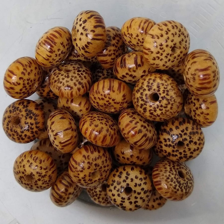 Organic Natural Wood Beads Menthos 16mm x 5mm x 30