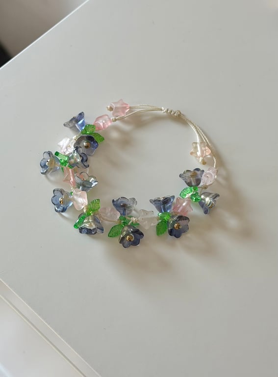 Beaded flower bracelet
