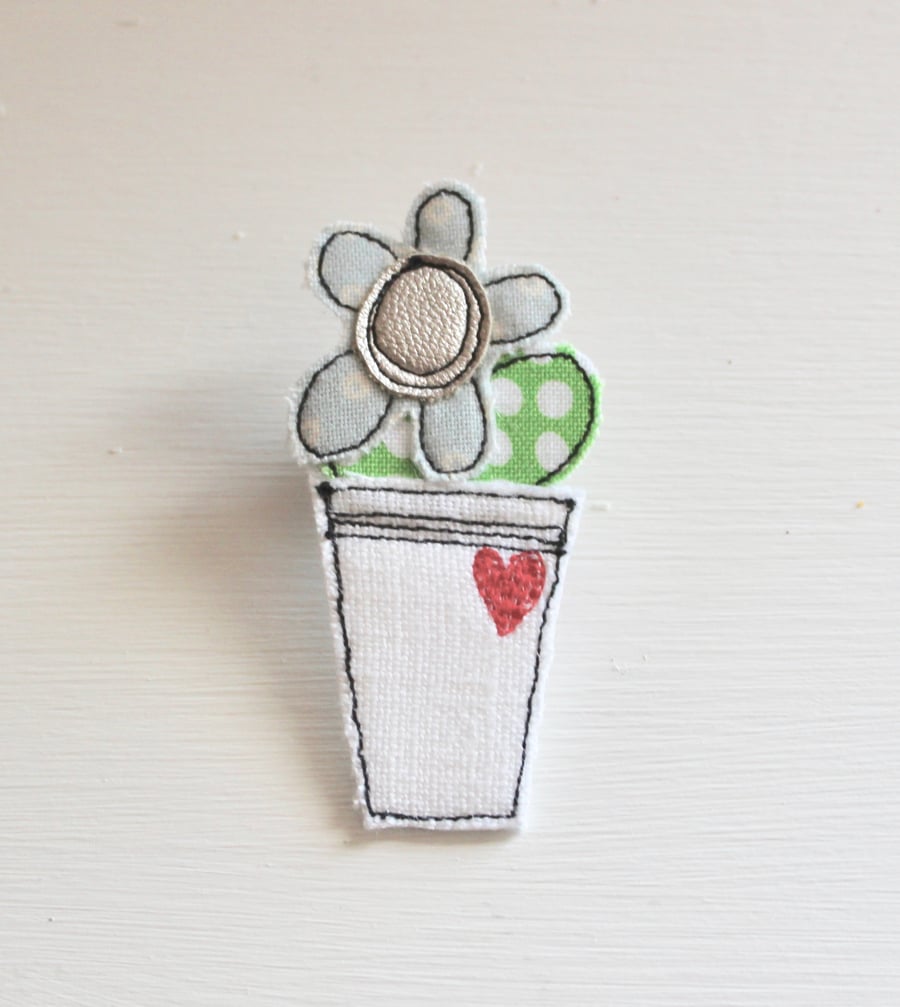 'Flowerpot' Brooch