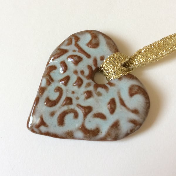 Shabby chic ceramic heart christmas tree decoration