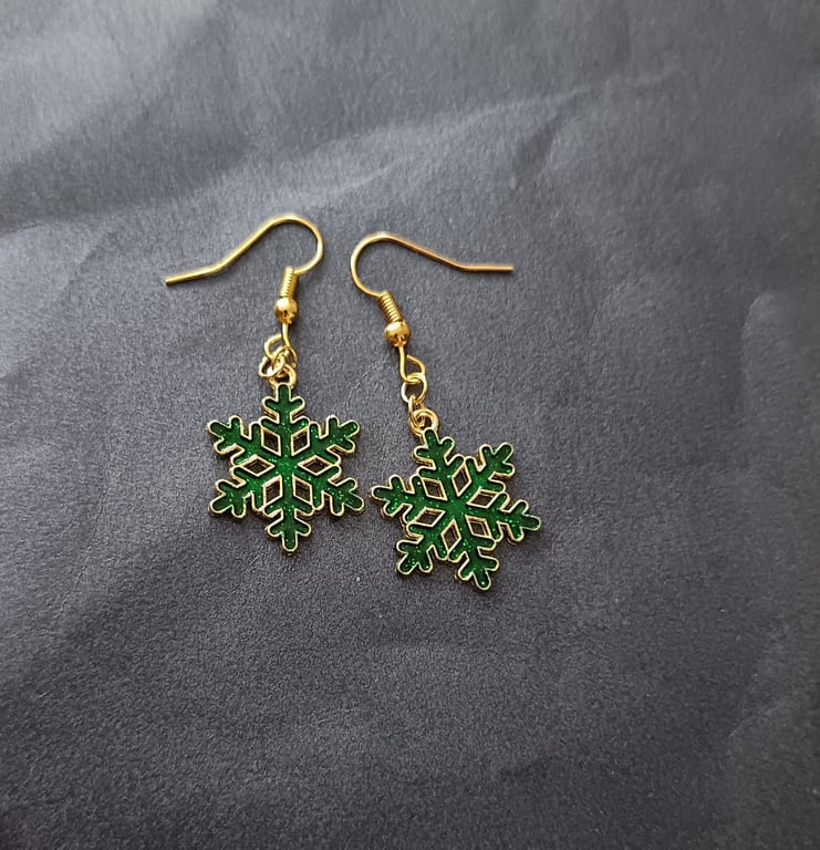 Green and gold snowflake charm dangle earrings 