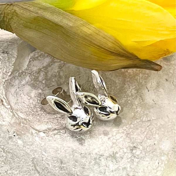 Rabbit stud earrings 