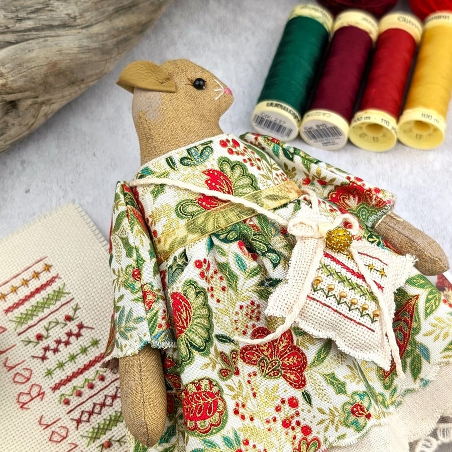 Snowberry, A Christmas Mouse