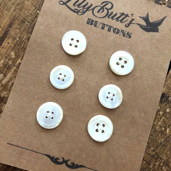 6 Vintage Mother of Pearl Buttons - 17mm