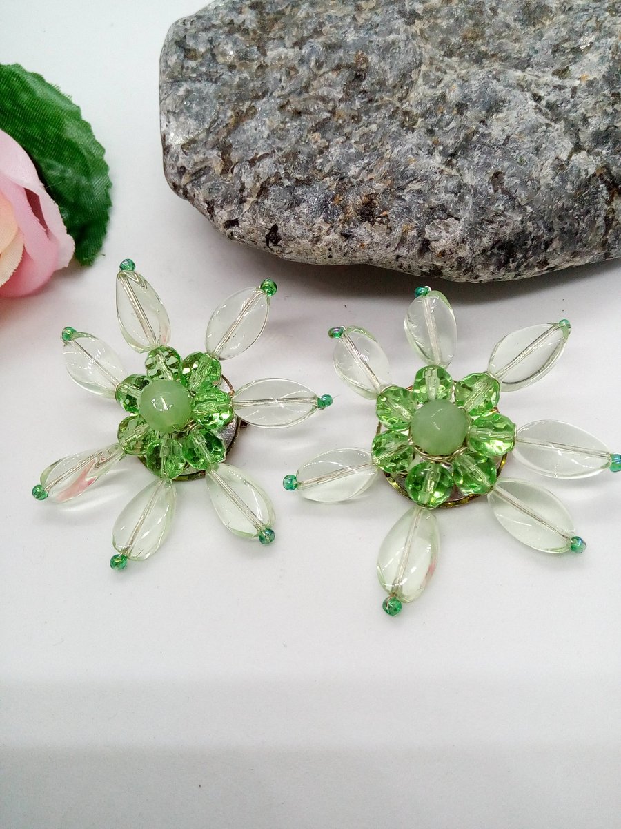 Green Wire Wrapped Ladies Crystal Beaded Floral Brooch