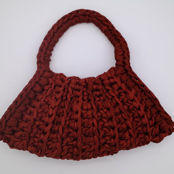 Crocheted shoulder bag 