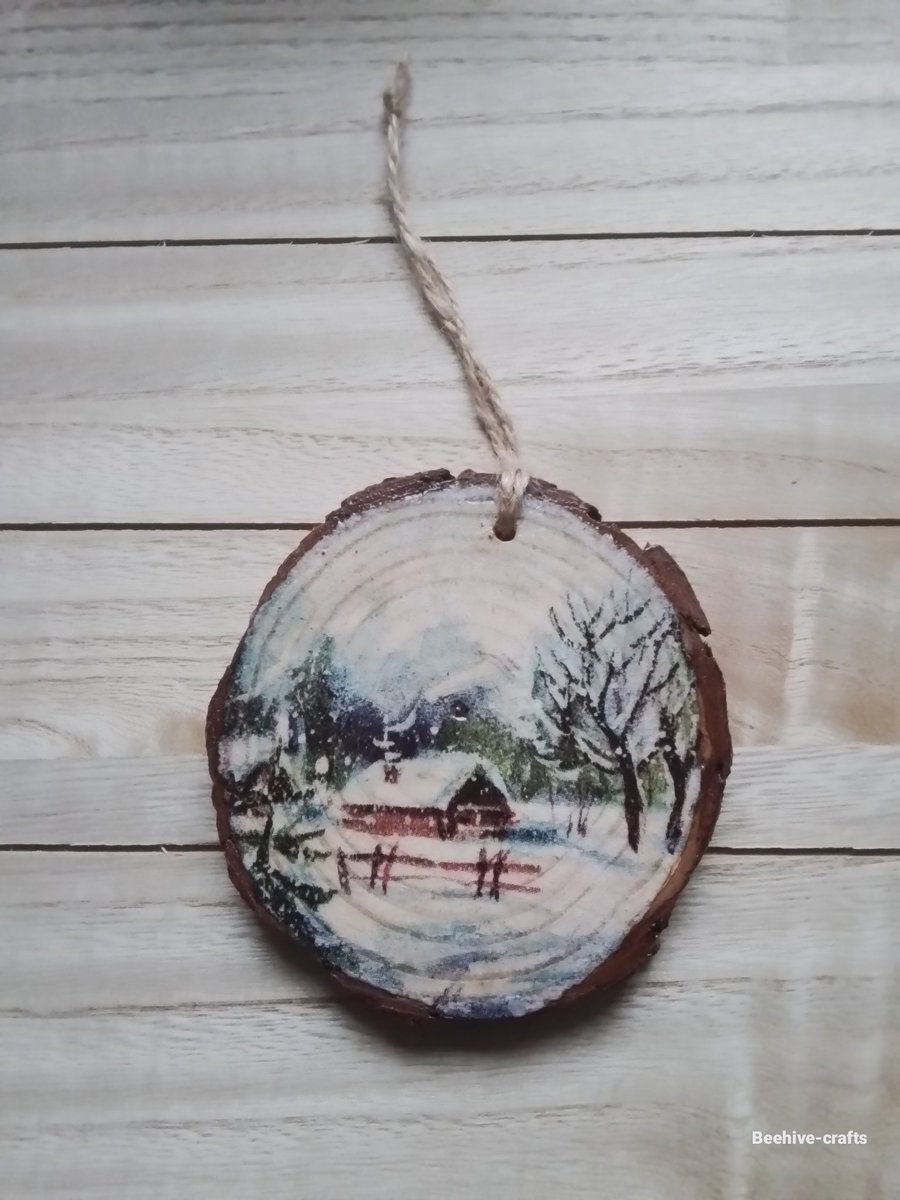 Winter scene decoupage woodslice decoration 