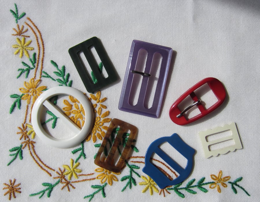SALE 7 Vintage Plastic Buckles