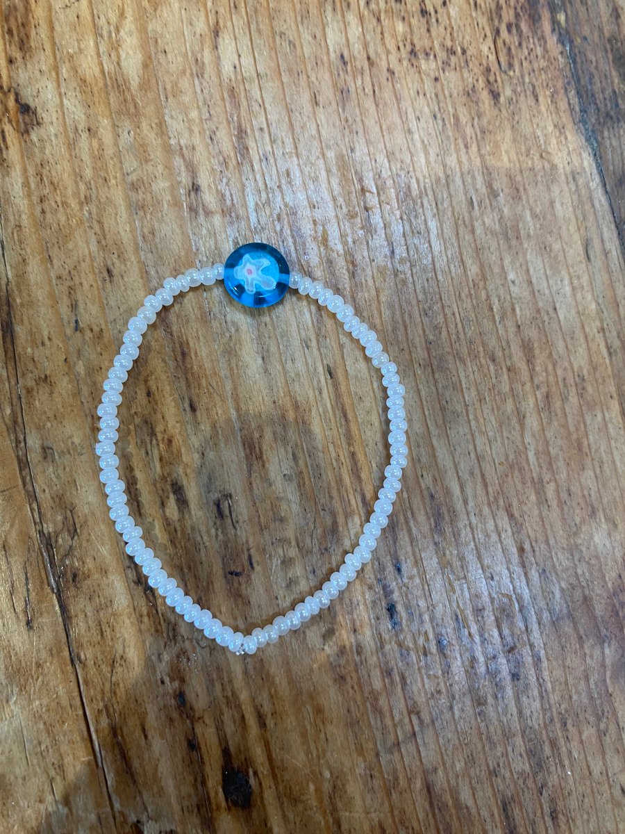 Flower Bead Bracelet (630)