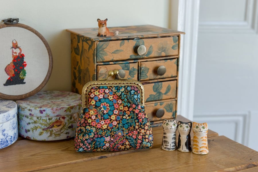 Coin purse made with Liberty Lawn in the ditsy print: 'Little Marquess'