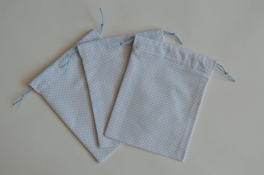 Fabric party gift bag - set of 3 drawstring bags.