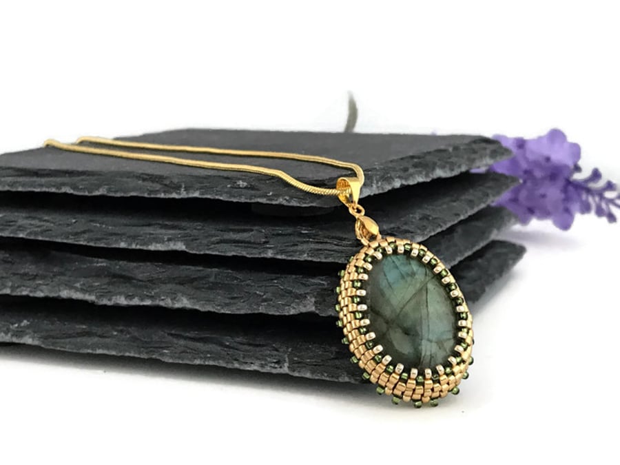 Bead Weave Labradorite Pendant Necklace in Green and Gold
