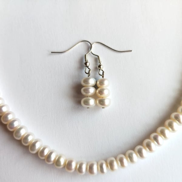 Classic Cream AA Grade Genuine Freshwater Pearl Necklace & Earrings Gift Set