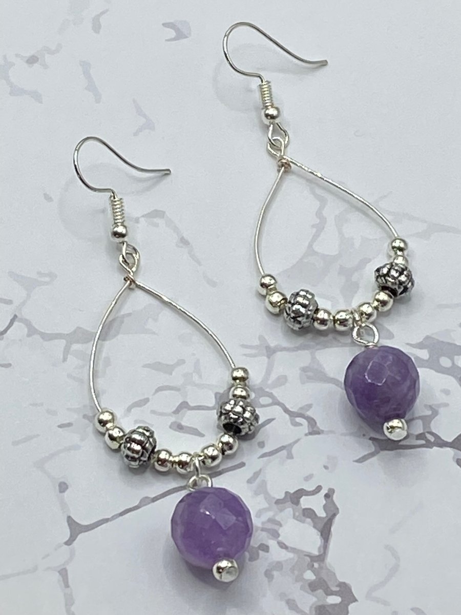 Wire teardrop earrings with apple shaped amethyst stones
