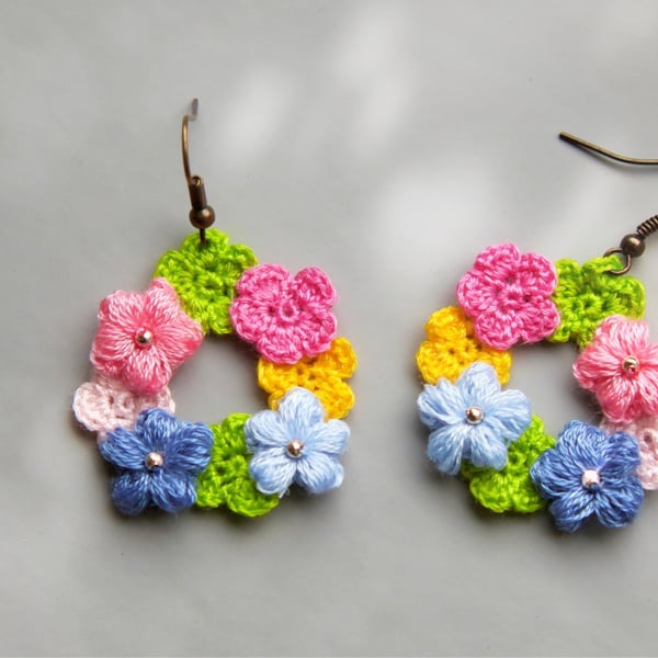 Microcrochet spring color flowers earrings 