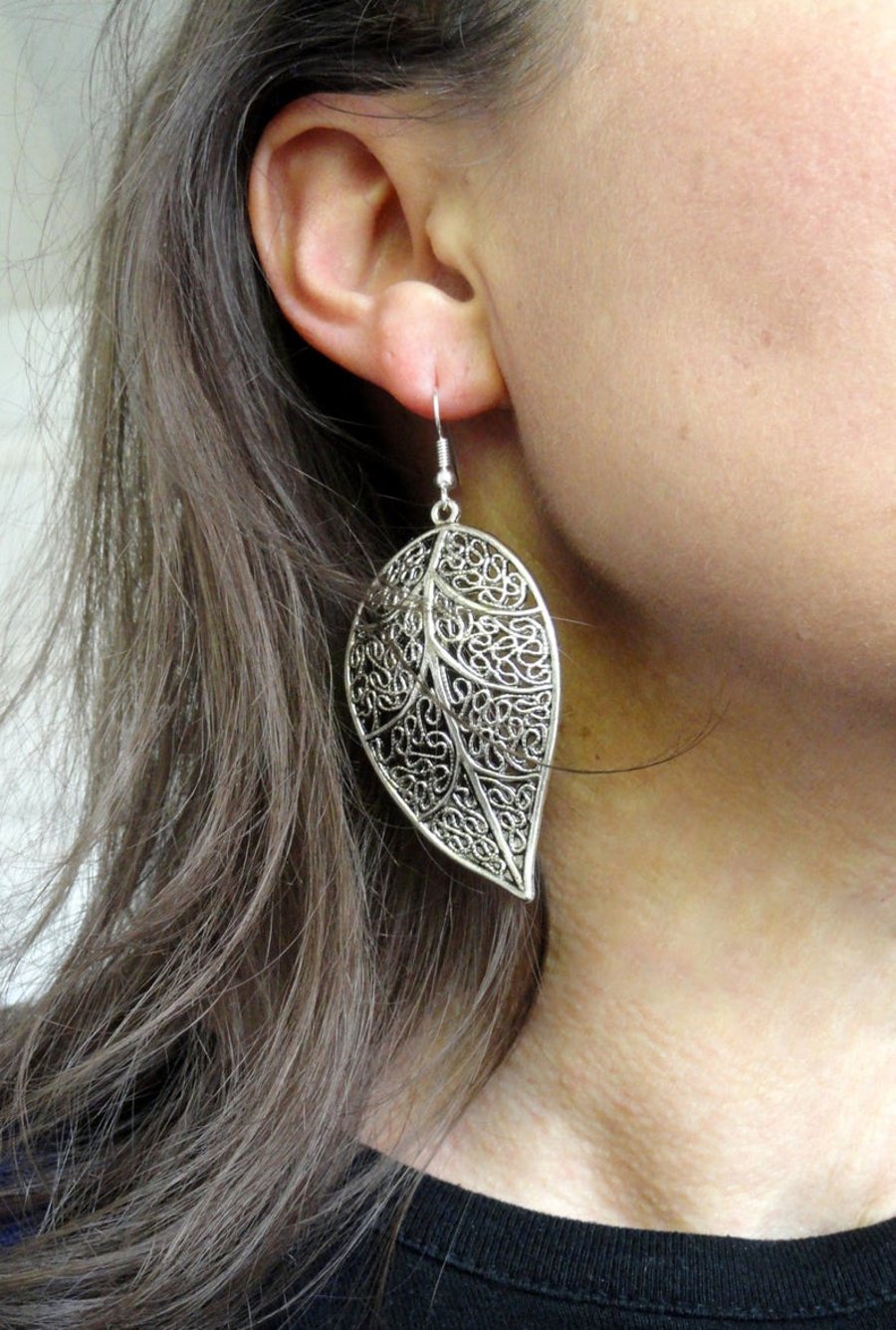 Silver filigree leaf earrings