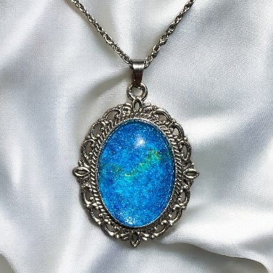 Turquoise felted Vintage style pendant necklace with glass cabochon