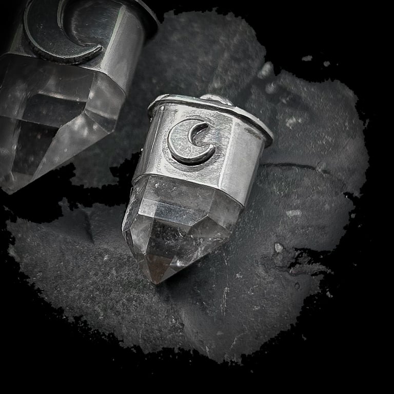 The Little Lunar pendant