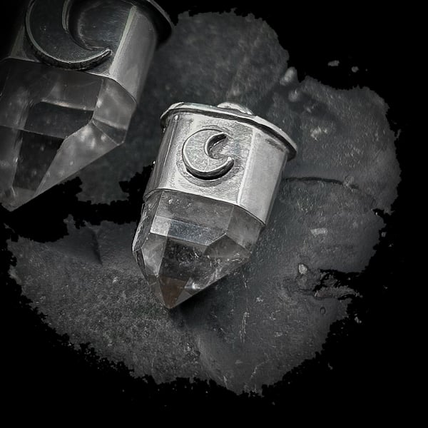 The Little Lunar pendant