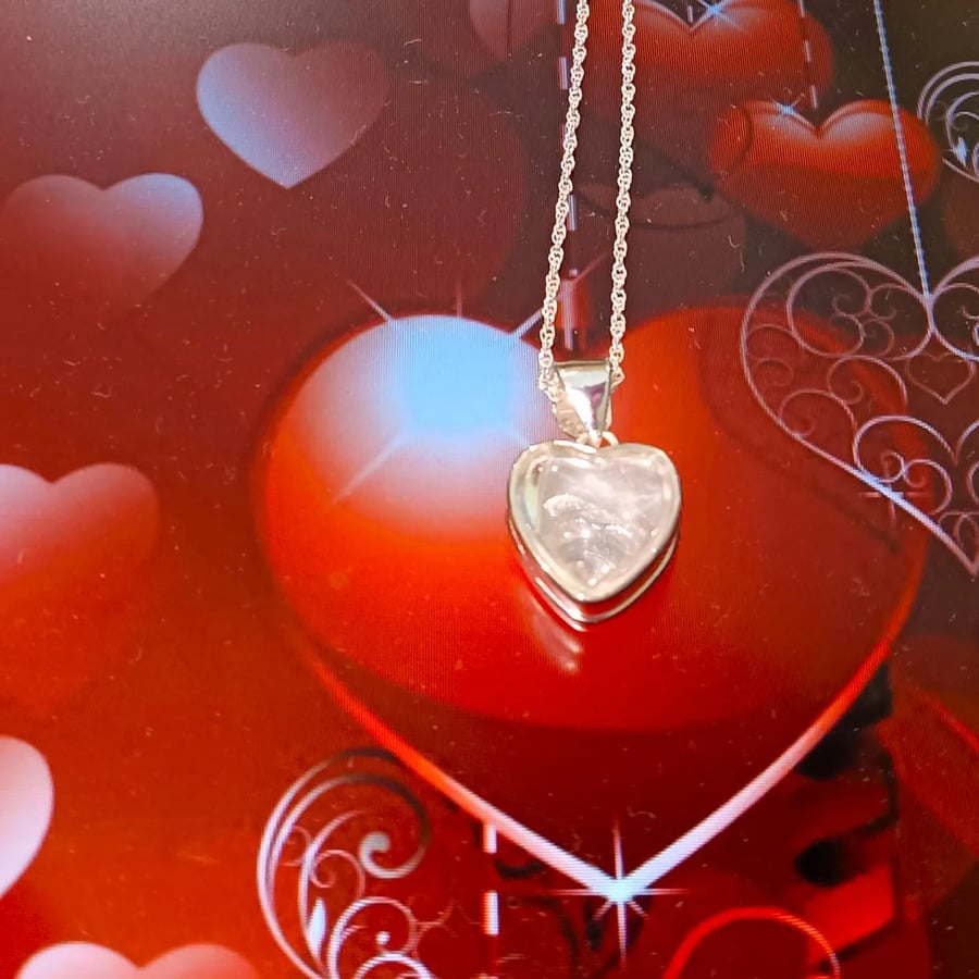 Silver Heart Locket Necklace: Glass Front, Twisted Curb Chain 18 Inch
