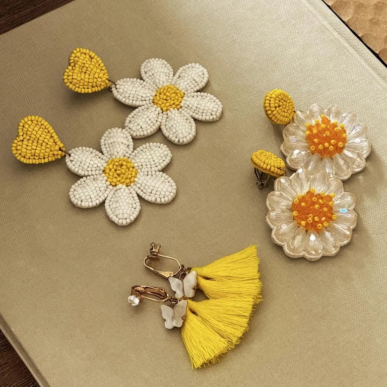 Summer Vibe Yellow Daisy Butterfly Tassel Chips-on Earring