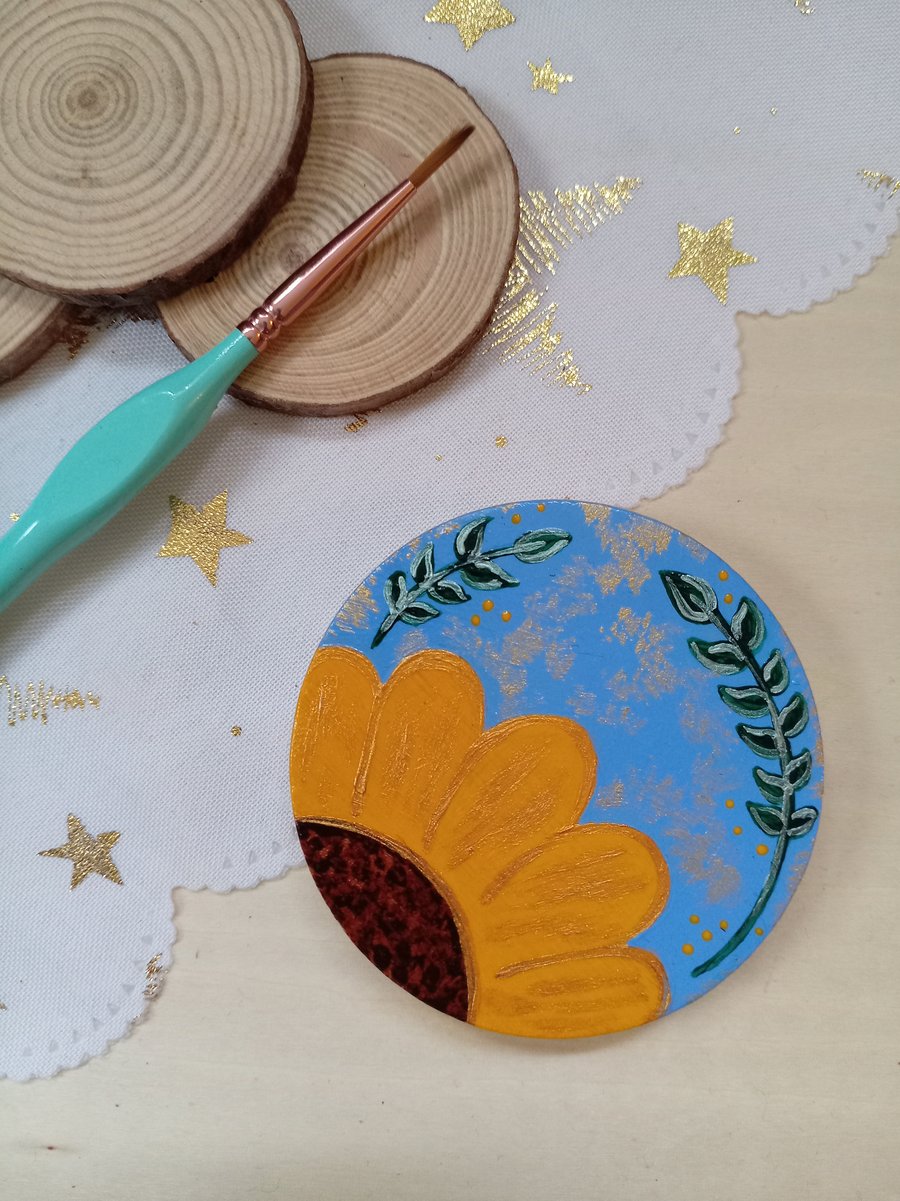 Wooden sunflower pocket mirror