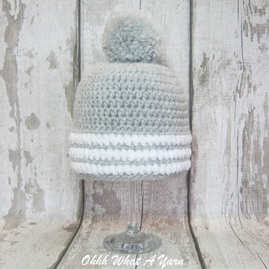 Chunky children's grey and white bobble hat, beanie - Age 1-2 years approx