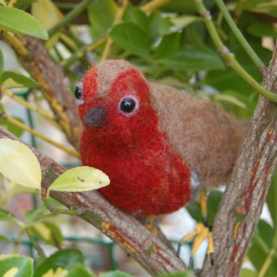 Needle Felt Robin - wool textile art 