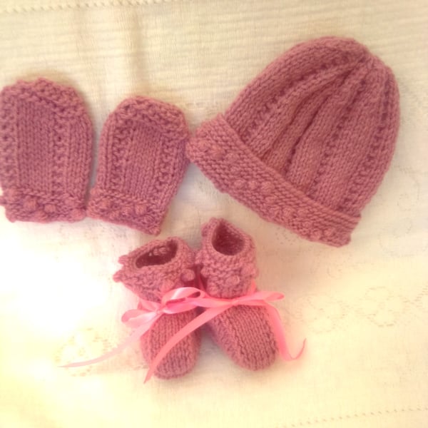 Baby's Knitted Hat Booties & Mittens With Bobble Pattern, Baby Shower Gift