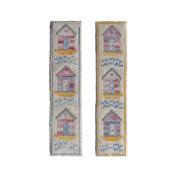 Embroidered Beach Hut Linen Bookmark: Seaside Reading Gift