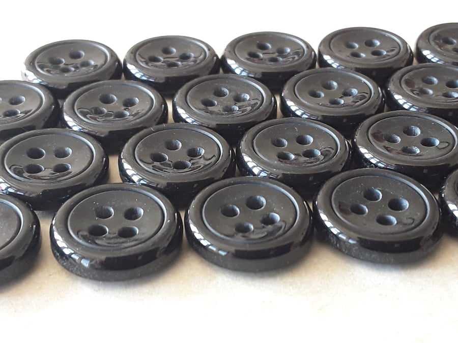 15mm 24L 4H design Solid Black Buttons (polyester)
