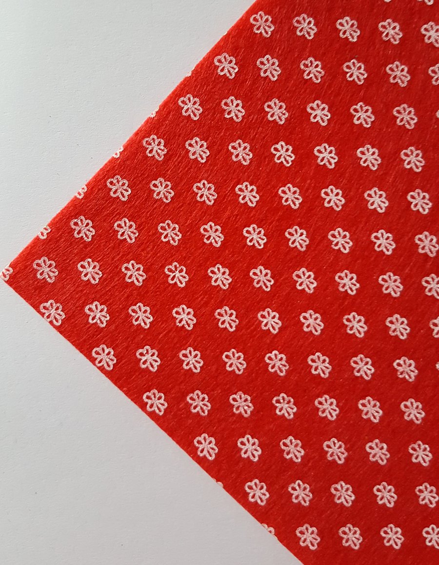 1 x Printed Felt Square - 12" x 12" - Flowers - Red 